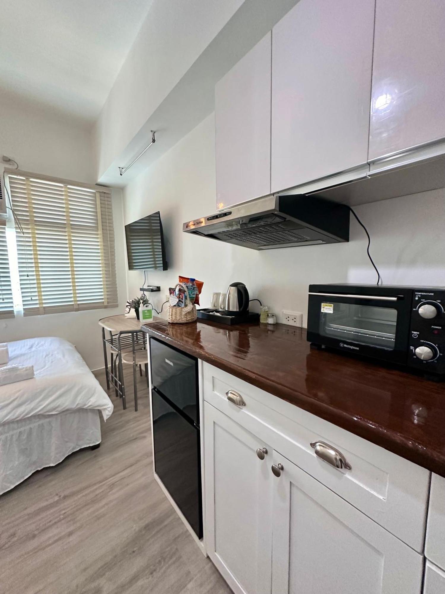 Studio One Condominium, Alabang - Bluu - Fiber Wi-Fi, Netflix-Ready Muntinlupa City Екстер'єр фото